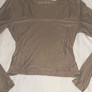 Soft Matte Seamless Long-Sleeve Squareneck Top